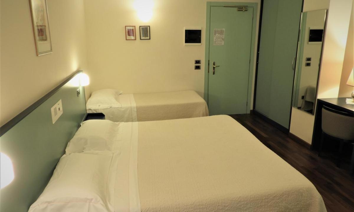 Deco Hotel เปรูจา ภายนอก รูปภาพ