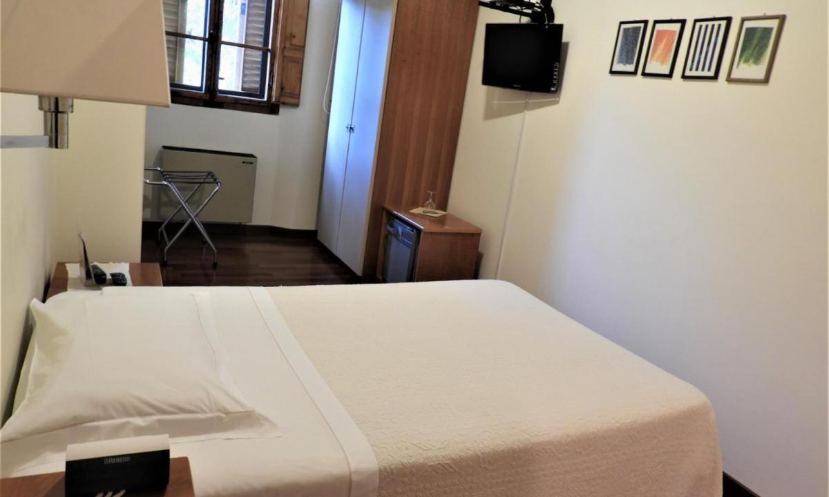 Deco Hotel เปรูจา ภายนอก รูปภาพ